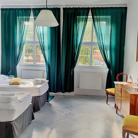 Bed & Breakfast Moryn 3*